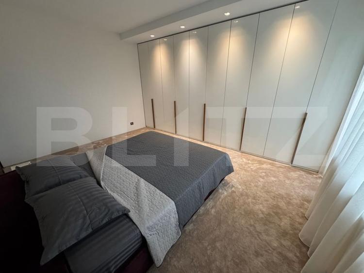 Apartament cu 3 camere semidecomandat, mobilat în Andrei Mureșanu