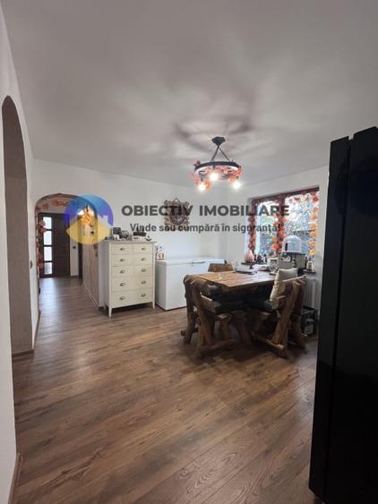 Casă cu 5 camere cu Teren 618 Mp în Viișoara