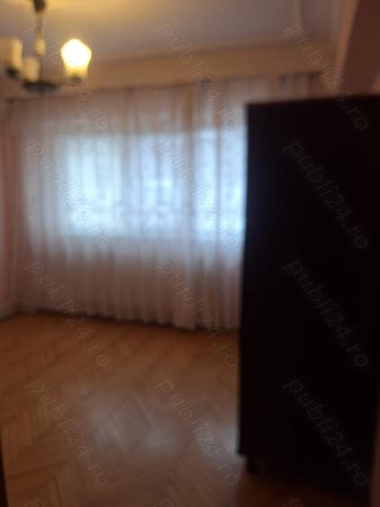 Apartament cu 3 camere decomandat în Obor