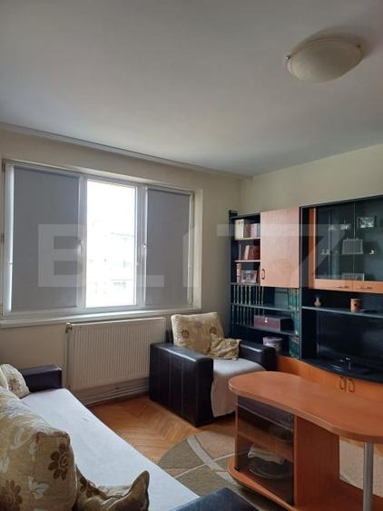 Apartament cu 3 camere decomandat, mobilat în Sud