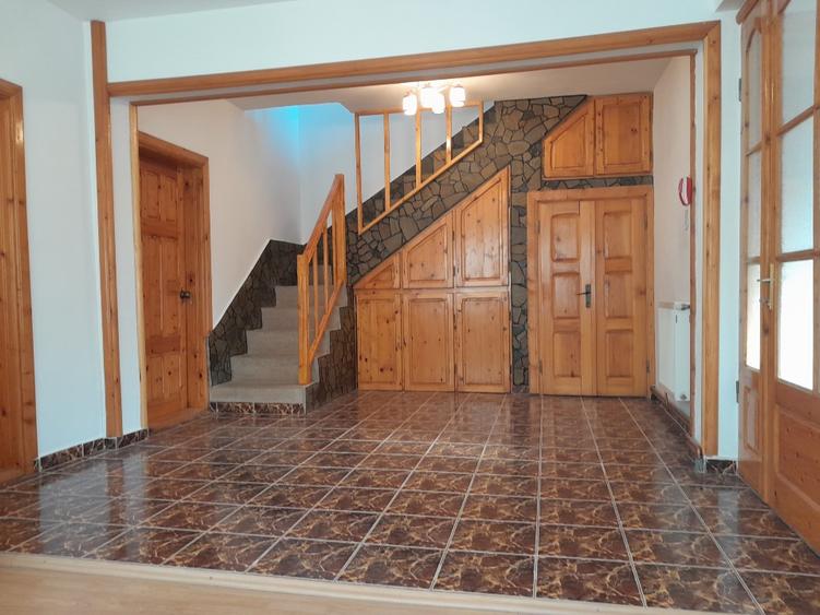 Casă de vânzare în Târgoviște – Micro 3 | 160 mp utili | 433 mp teren | Două apa - 2