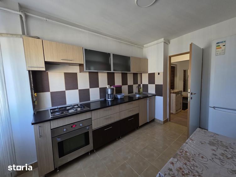 Apartament cu 3 camere decomandat în Decebal