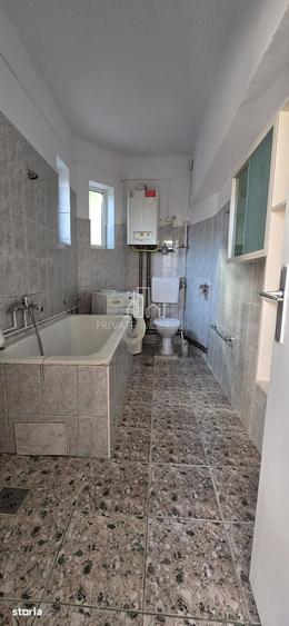 Casă cu 5 camere cu Teren 600 Mp în 7 Noiembrie