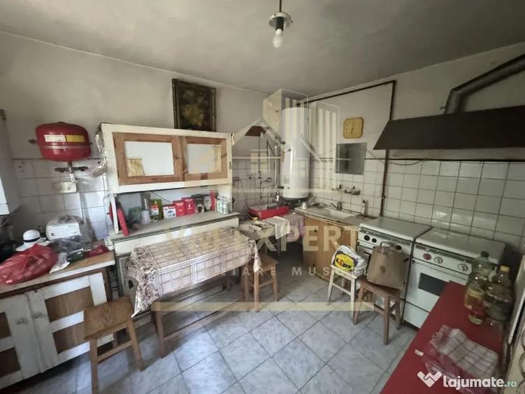 Casă cu 11 camere cu Teren 893 Mp în Lerești