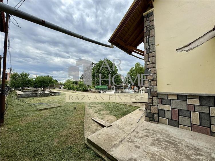 Duplex cu 11 camere cu Teren 1915 Mp în Păuleștii Noi