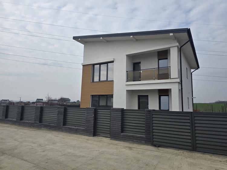 CARTIER PRIVAT, CASA 4 CAMERE, 2 BAI, MIROSLAVA , PLACA DE BETON PESTE ETAJ - 1