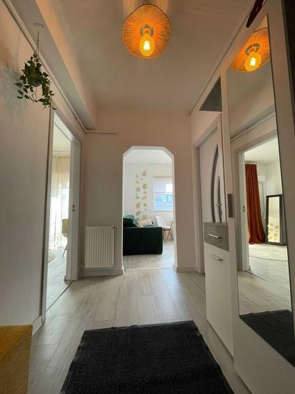 Apartament cu 2 camere semidecomandat în Florești