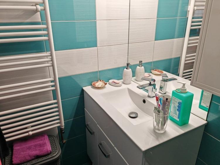 Apartament cu 2 camere nedecomandat, mobilat în Central