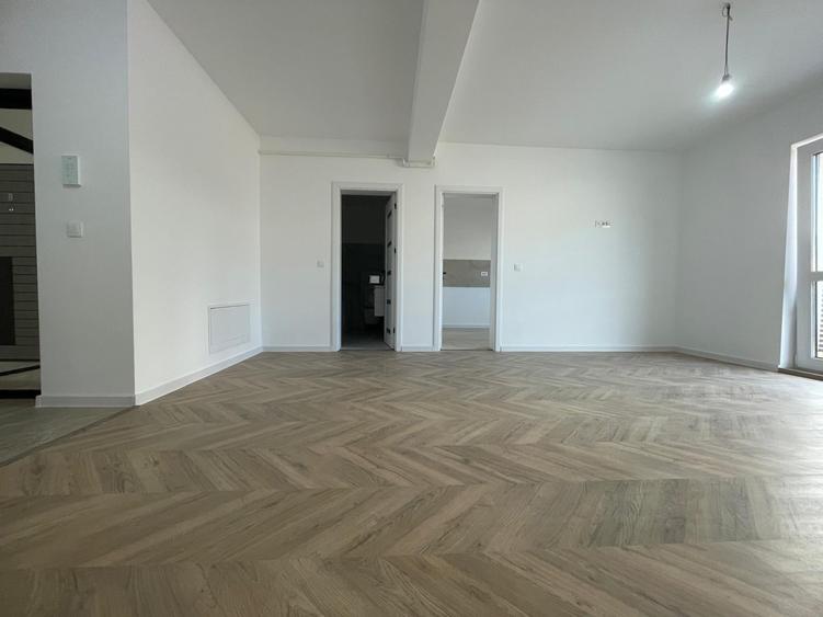 Apartament cu 3 camere decomandat în Păcurari
