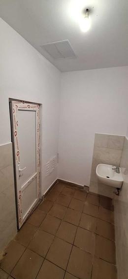 Spațiu comercial, de 75 mp, în Criș