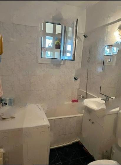 Apartament cu 2 camere în Baba Novac