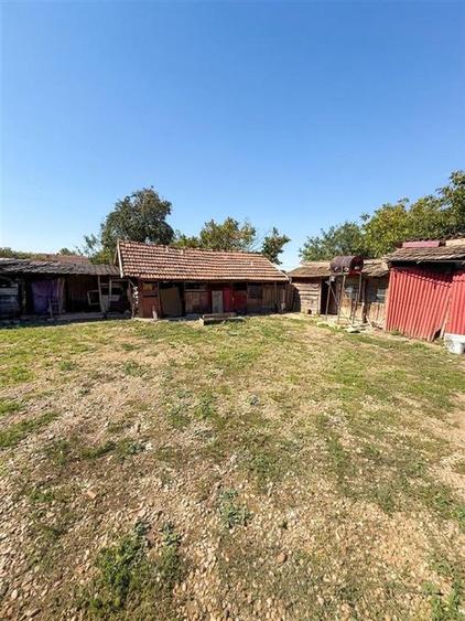 Casă cu 3 camere cu Teren 1439 Mp în Gepiu