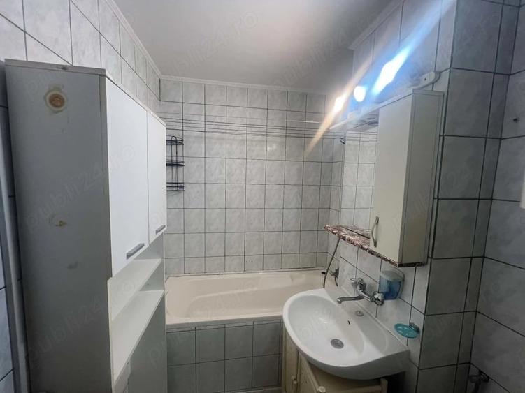 Apartament cu 2 camere semidecomandat în Aurel Vlaicu