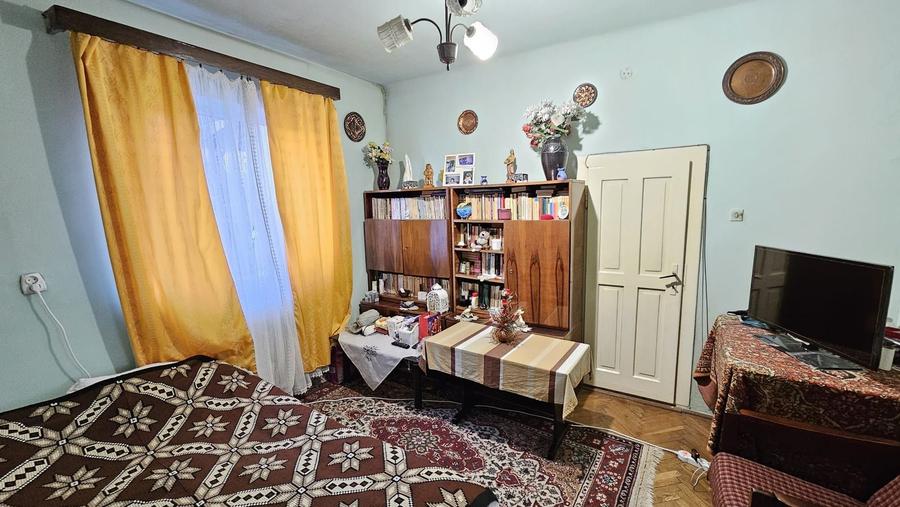Casă individuală cu 5 camere cu Canalizare în Andrei Mureșanu