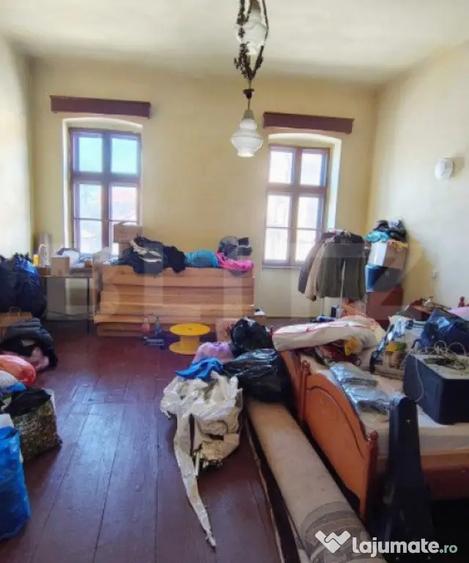 Casă cu 5 camere cu Canalizare în Râșnov