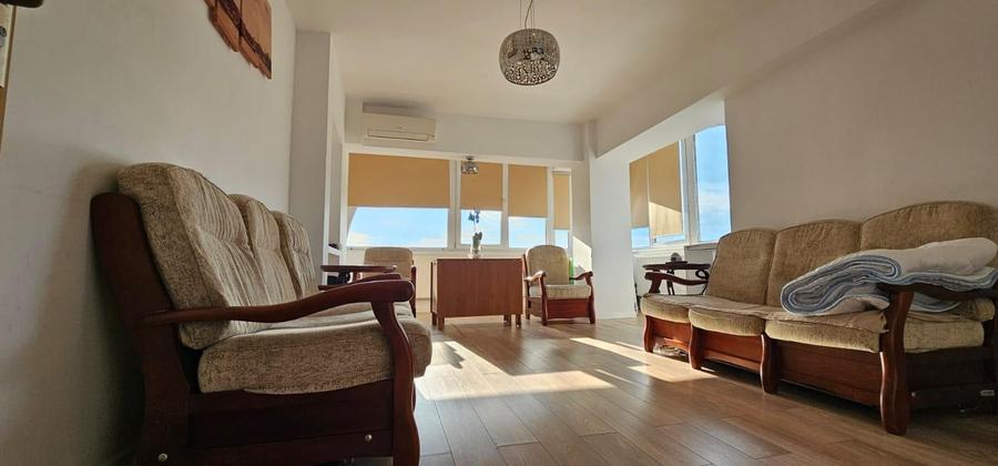 Apartament cu 3 camere în Casa de Cultură
