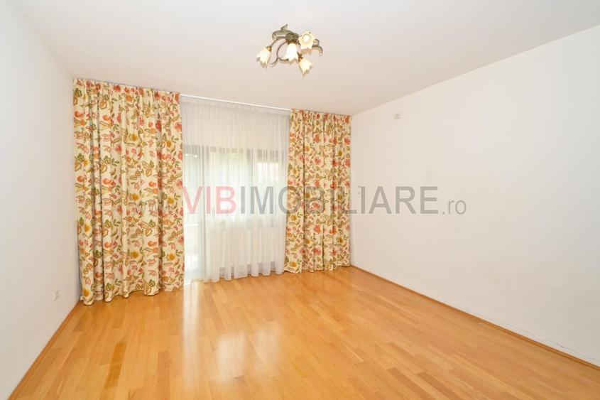Casă cu 6 camere cu Garaj în Băneasa