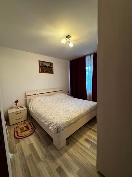 Apartament cu 2 camere decomandat, mobilat în Micro 11