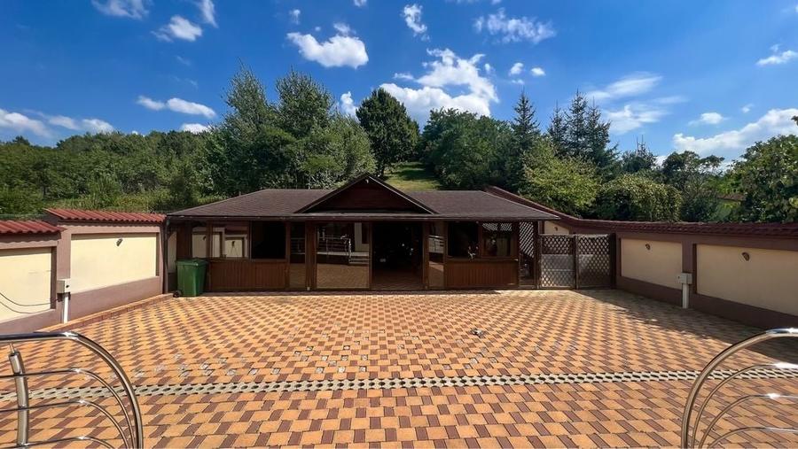 Casă cu 4 camere în Călimănești