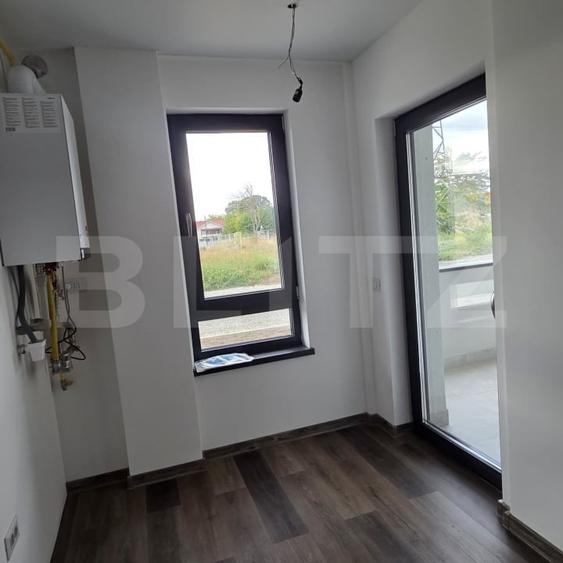 Apartament cu 3 camere semidecomandat în Micro 17