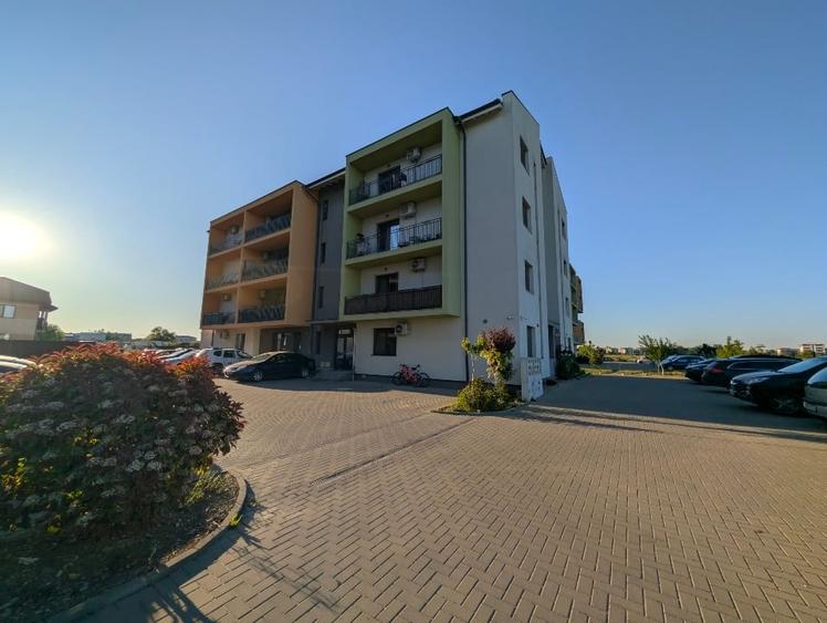 Apartament cu 2 camere semidecomandat, mobilat în Giroc