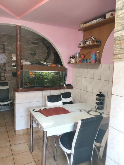 Apartament cu 3 camere decomandat în Feldioara