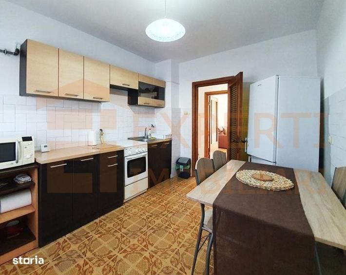 Apartament cu 3 camere decomandat în Tomis II