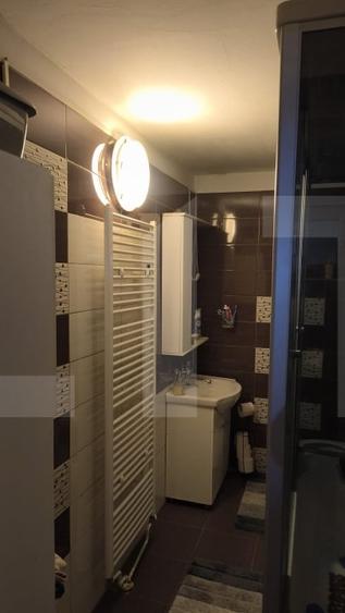 Casă individuală cu 7 camere cu Canalizare în Bălcescu