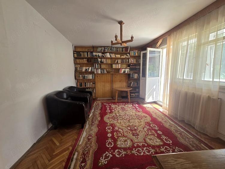 Apartament cu 3 camere decomandat în Gheorghieni