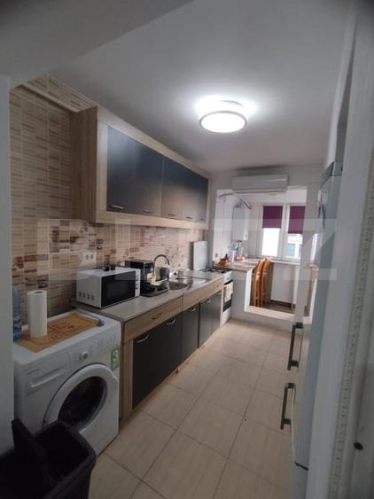 Apartament cu 2 camere decomandat, mobilat în Central