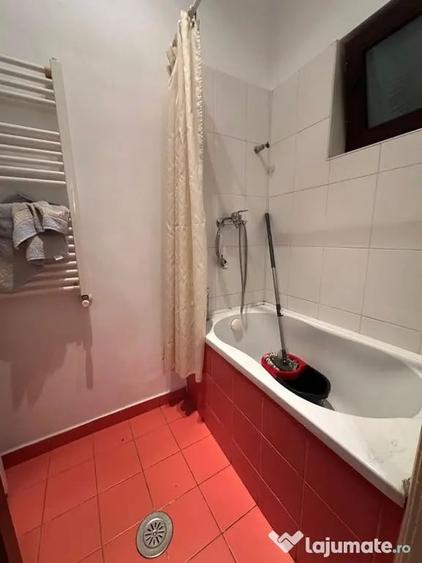 Apartament cu 5 camere decomandat în Panduri