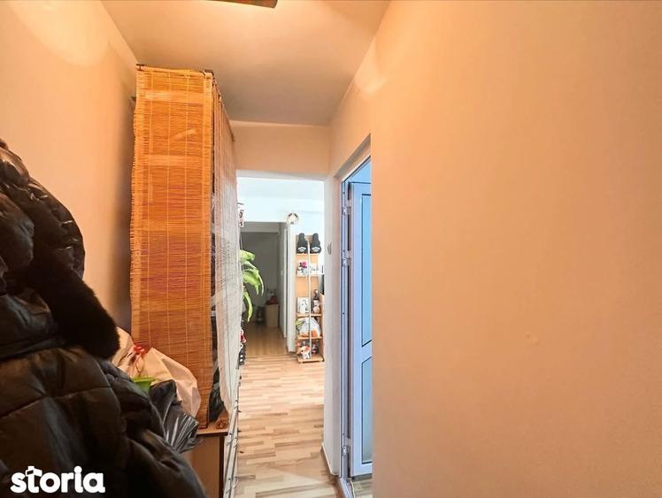 Apartament cu 3 camere semidecomandat în Vest