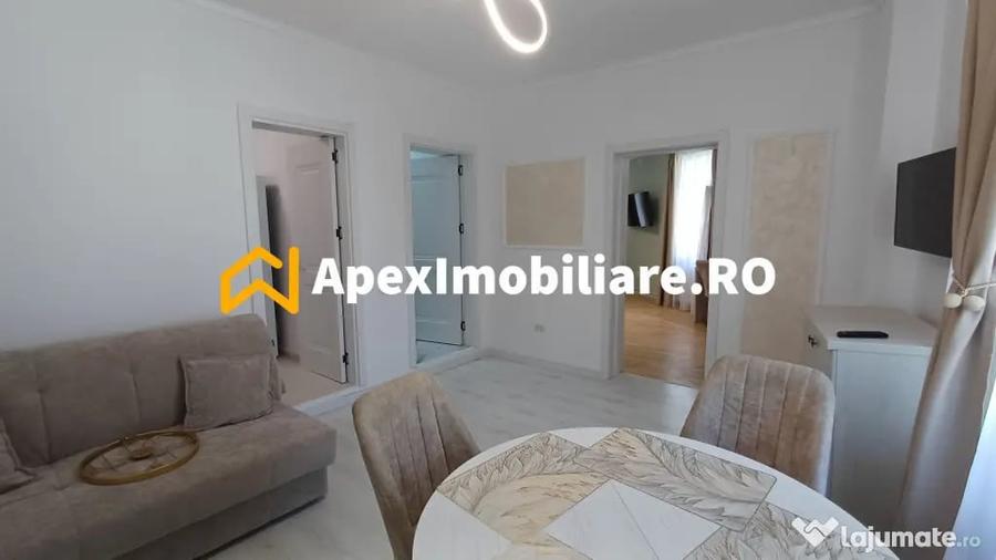 Apartament cu 3 camere semidecomandat în Moșilor