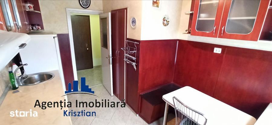 Apartament cu 4 camere de vanzare in Micro 16 - 8
