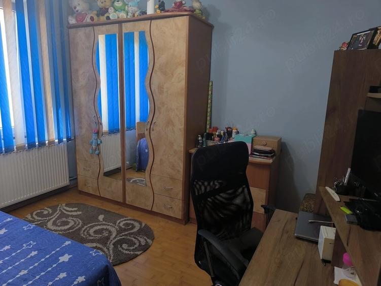 Apartament cu 3 camere decomandat în Gorjului