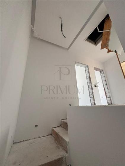 Duplex cu 5 camere cu Canalizare în Moșnița Nouă