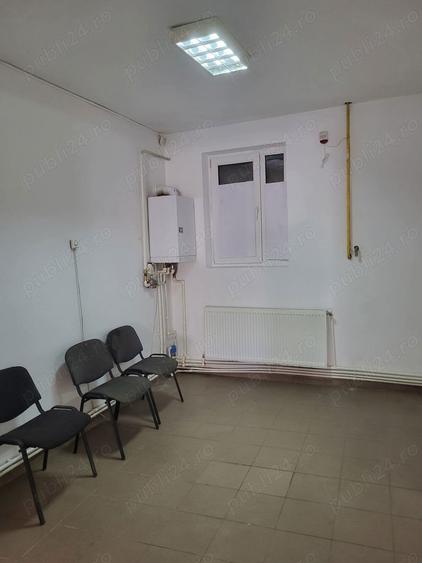 Casă cu 5 camere cu Teren 100 Mp în Central