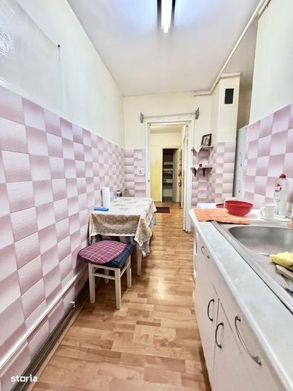 Apartament cu 3 camere decomandat în Dâmbu Pietros