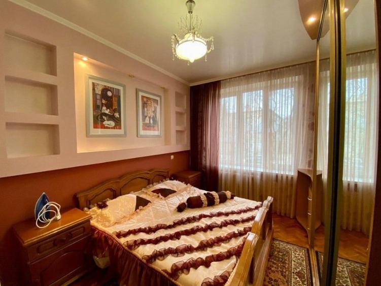 Apartament cu 3 camere decomandat în Plopilor