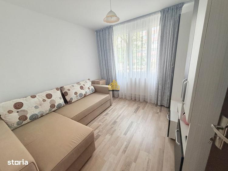 Apartament cu 4 camere decomandat în Central