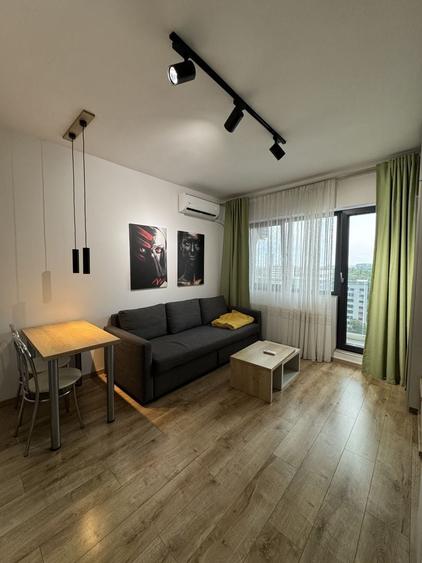 Apartament cu 2 camere semidecomandat, mobilat în Regie