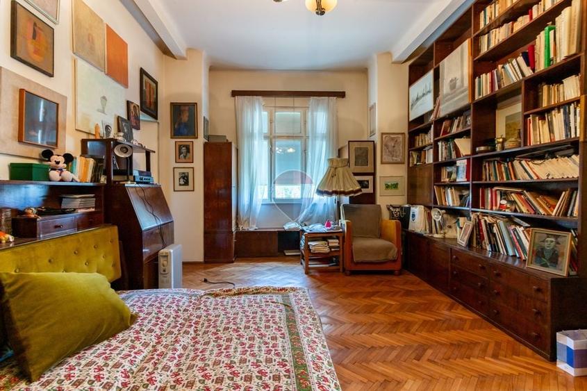 Casă individuală cu 7 camere cu Teren 241 Mp în Kiseleff