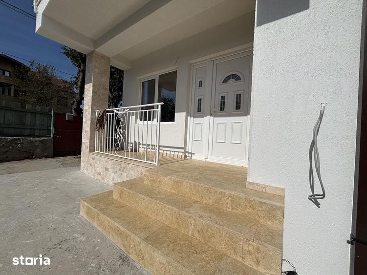 Casă cu 3 camere cu Canalizare în Central