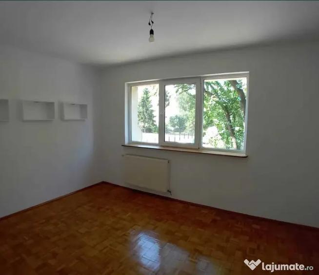Apartament cu 2 camere decomandat în Astra