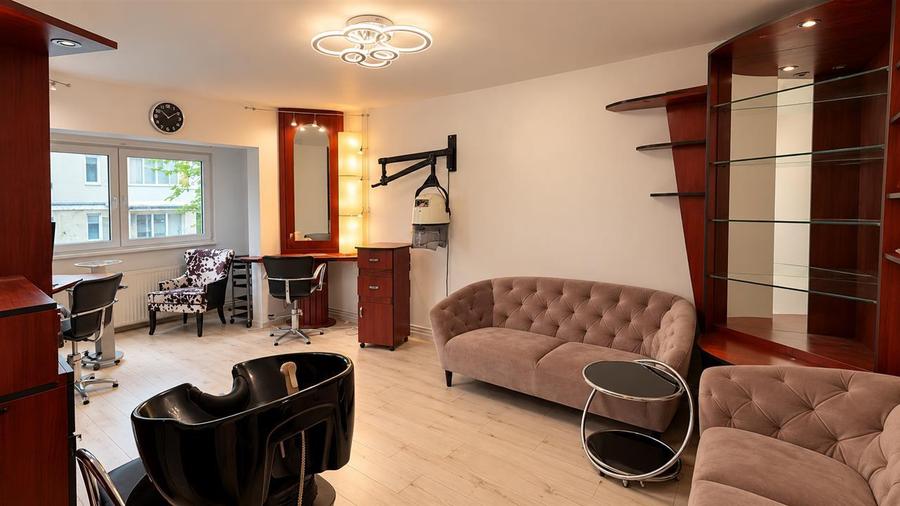 Apartament cu 3 camere decomandat în Răcădău