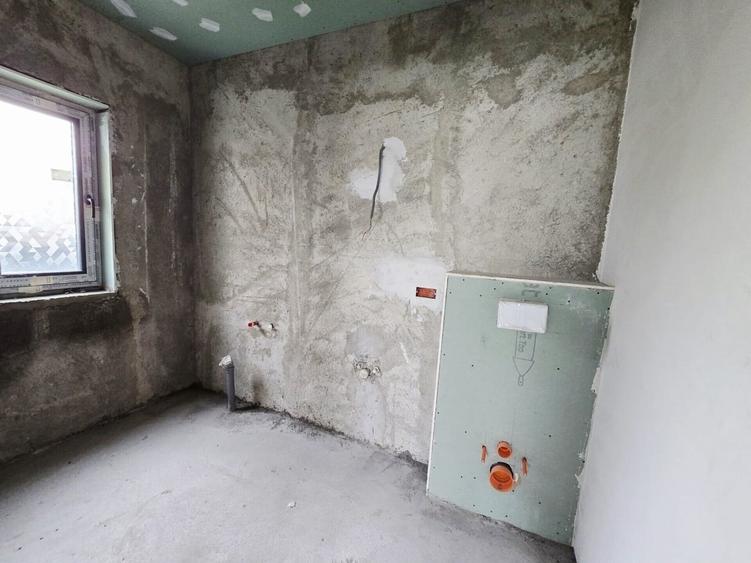Casă cu 3 camere cu Teren 250 Mp în Tunari