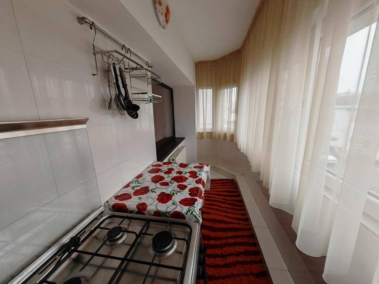 Apartament cu 3 camere decomandat, mobilat în Ștefan cel Mare