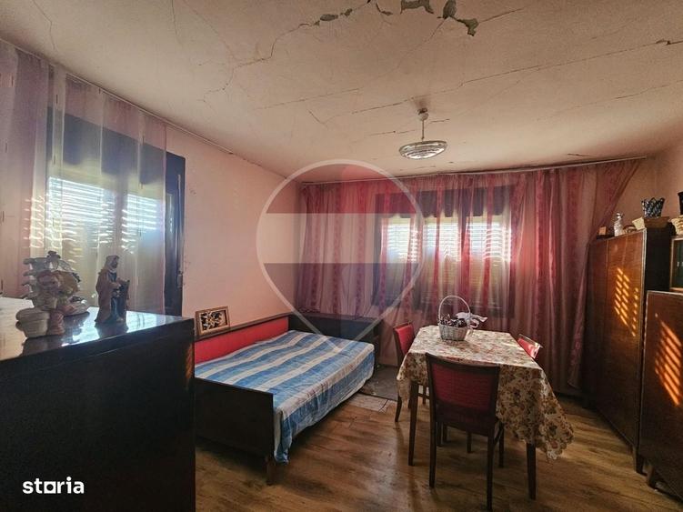 Casă cu 4 camere în Ficătar