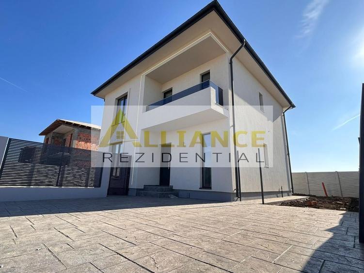 Casa Individuala de vanzare - Teren 350 mp | 4 camere - 3 bai - 1