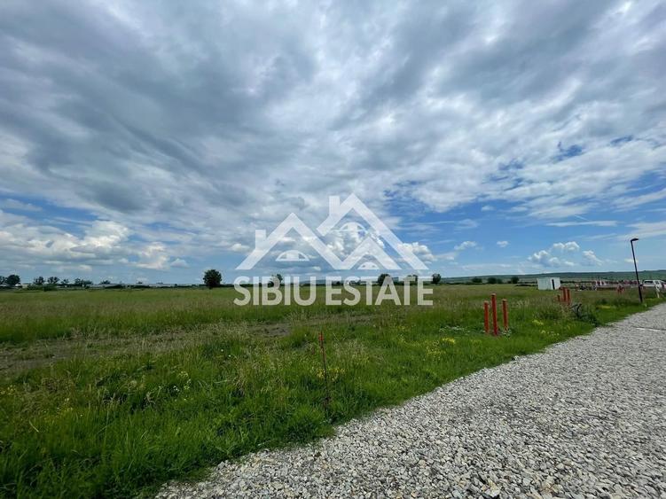 Duplex cu 4 camere cu Canalizare în Șura Mică